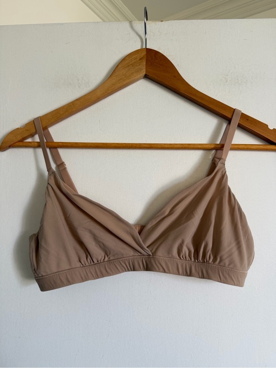 SKIMS Other - SKIMS Light Tan Wear Everywhere Bralette size Medium
